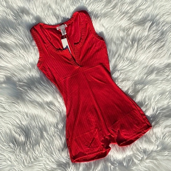 Red Ribbed Romper - Picture 6 of 8